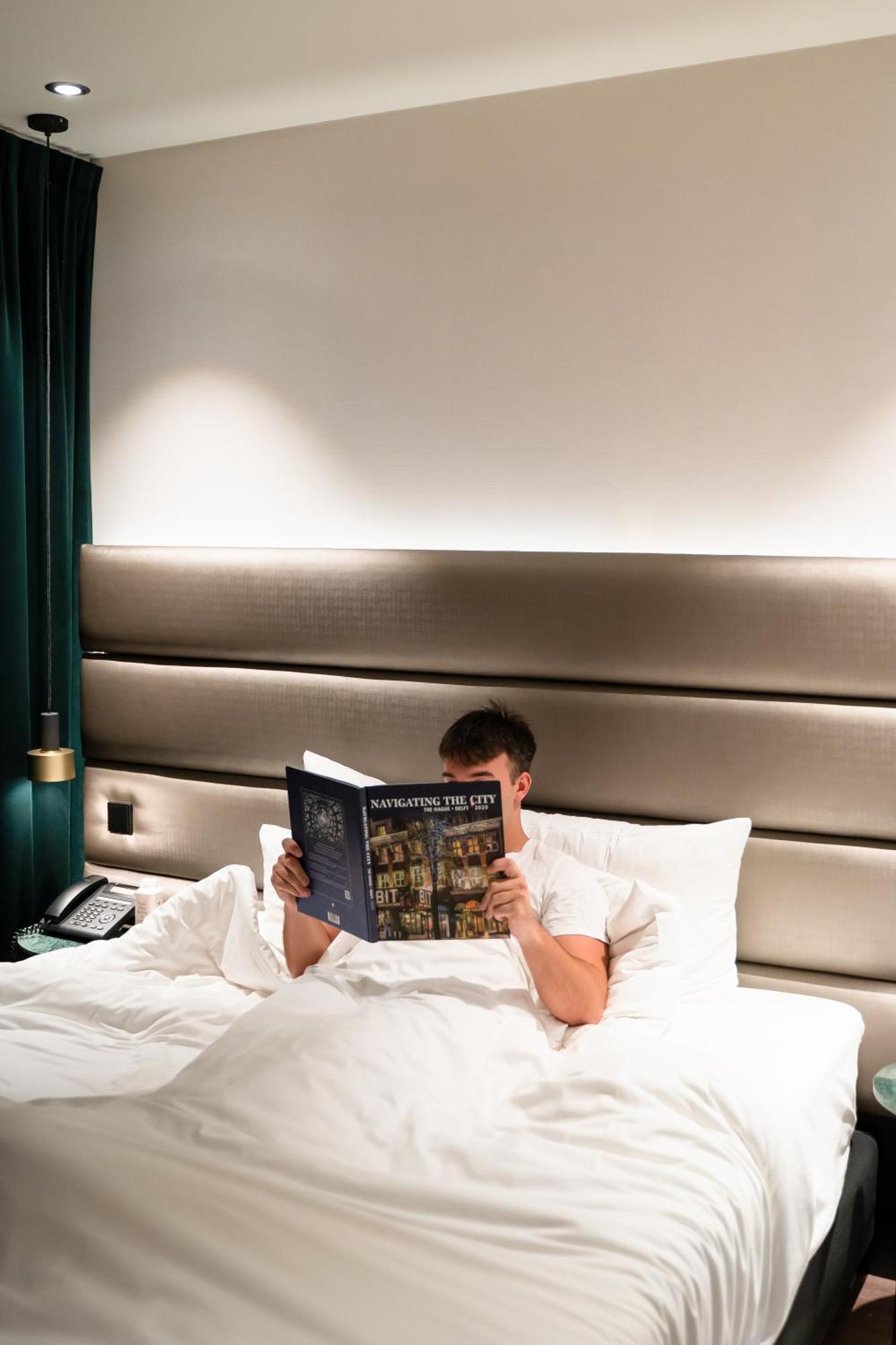 Boutique Hotel Corona Den Haag Phòng bức ảnh
