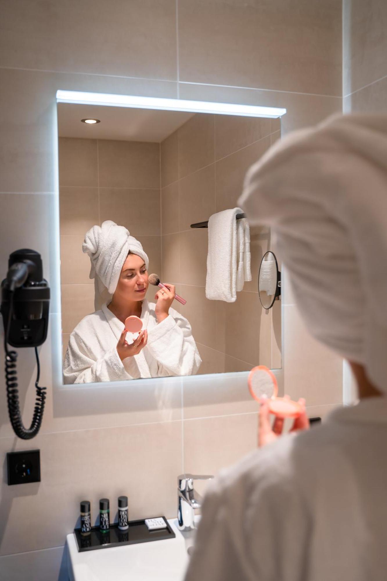 Boutique Hotel Corona Den Haag Phòng bức ảnh